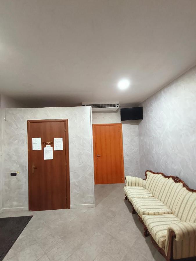 Affittacamere Dolce Sogno Cherasco Exteriör bild