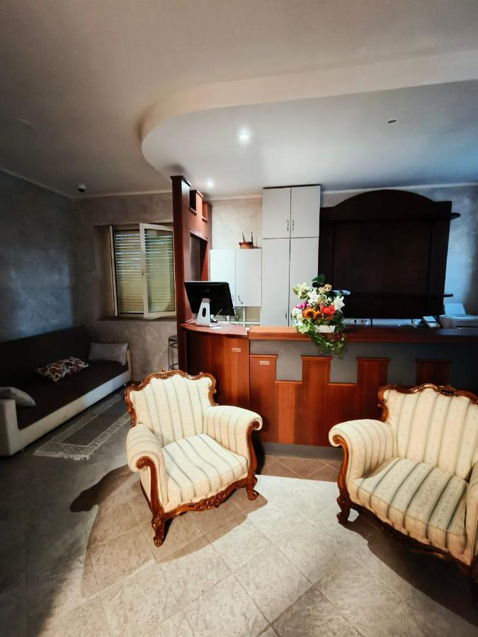 Affittacamere Dolce Sogno Cherasco Exteriör bild